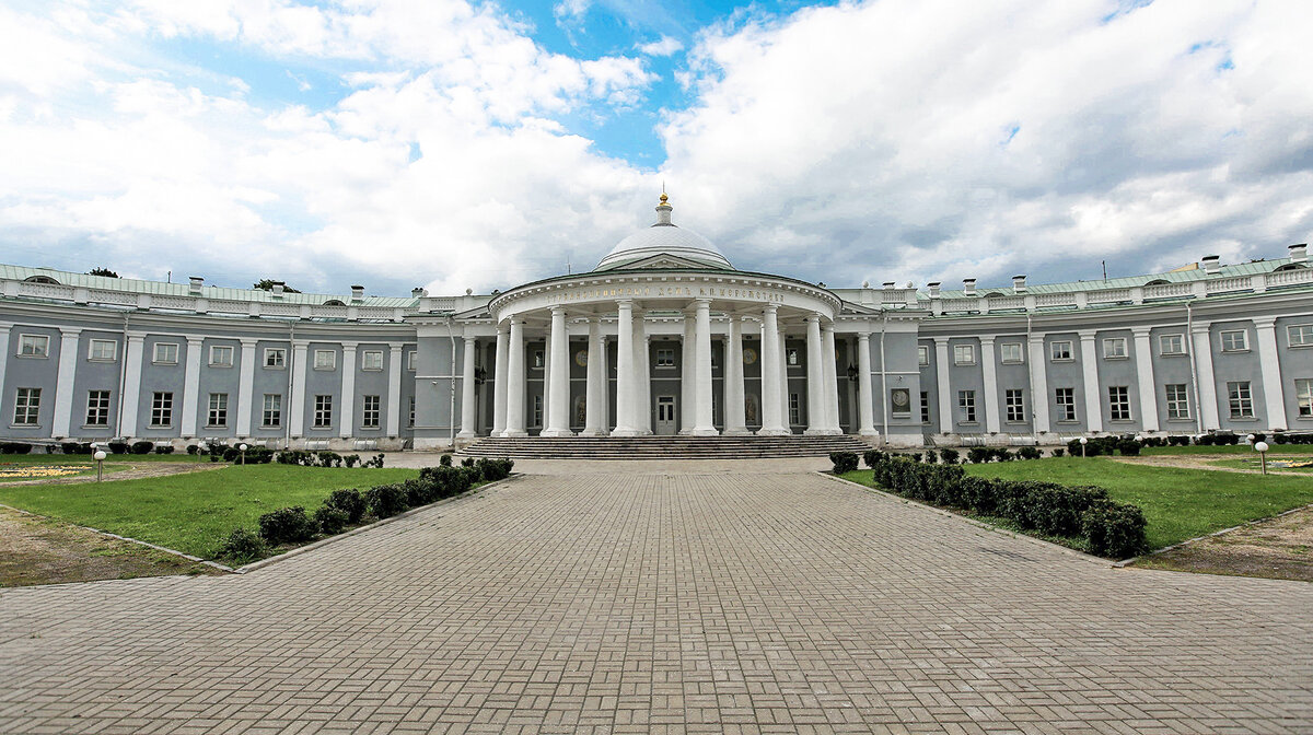 Московский городской научно-исследовательский институт скорой помощи имени Н. В. Склифосовского Фото: © Агенство Москва