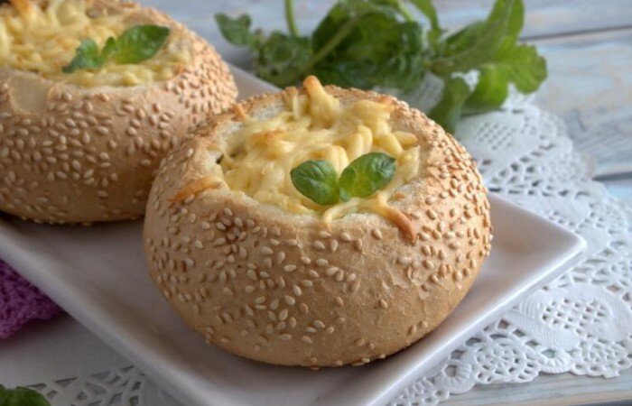 Жульен в булочке