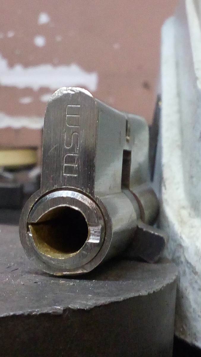 Высверленный цилиндровый механизм.