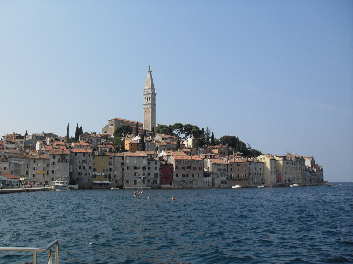 вид на Ровинь со стороны моря