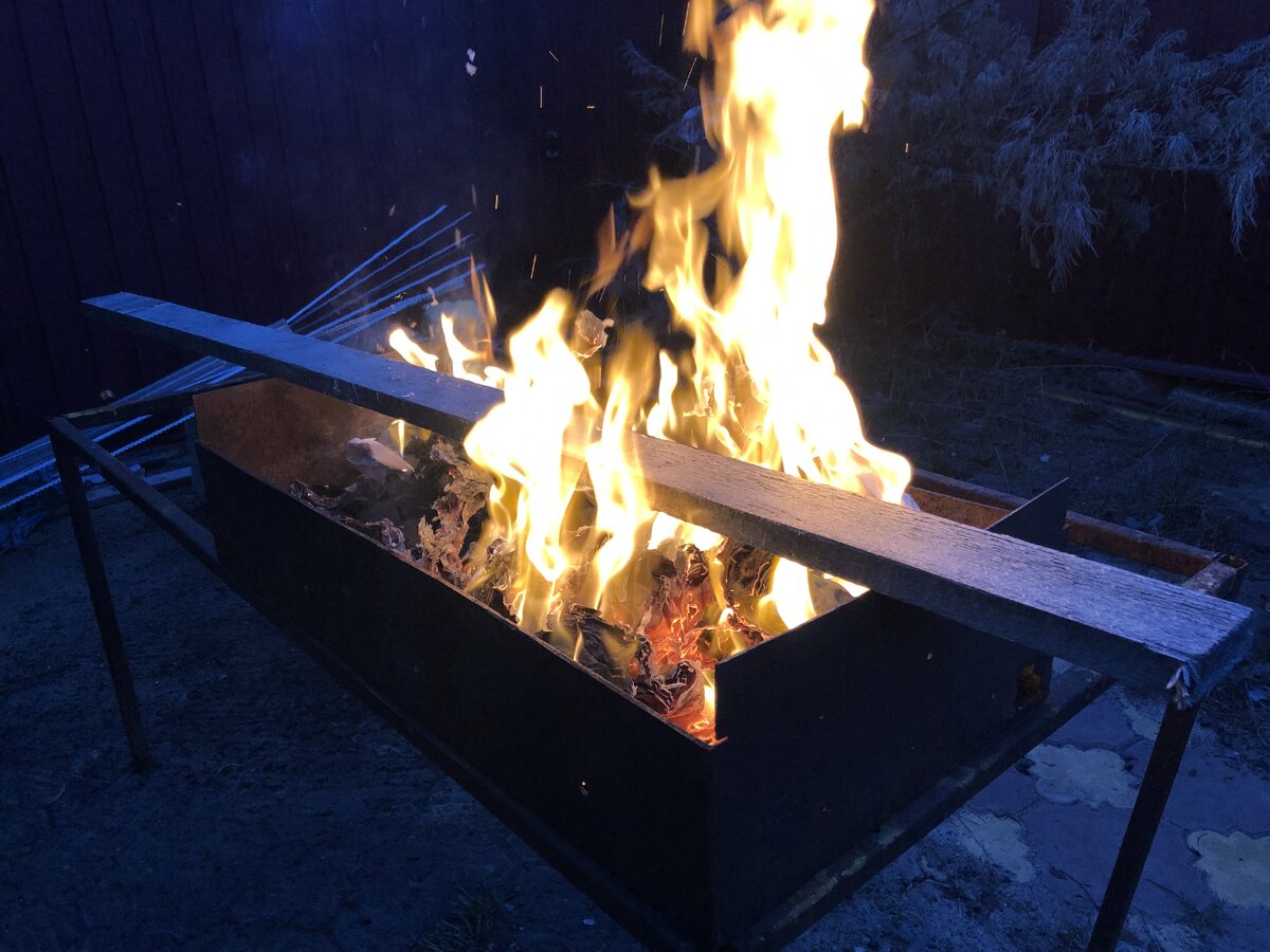 Я приехал на дачу и начал убираться, а потом сделал себе шашлычка🍗🌶 |  Дмитрий Поминов | Дзен