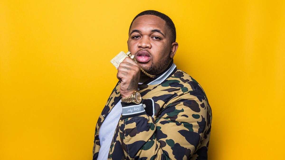 В ролике к новому треку 100 Bands DJ Mustard попадает в автокастрофу  посреди пустыни | Outstyle Org | Дзен