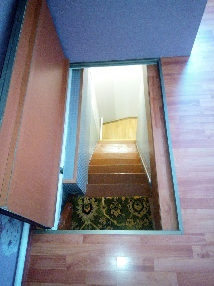 Лестничный проём небольшой лестницы
