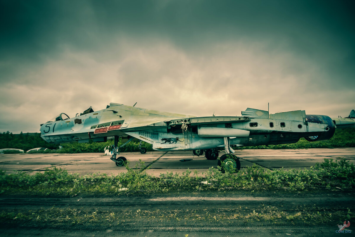 Наткнулись на военные истребители СУ-27 с 