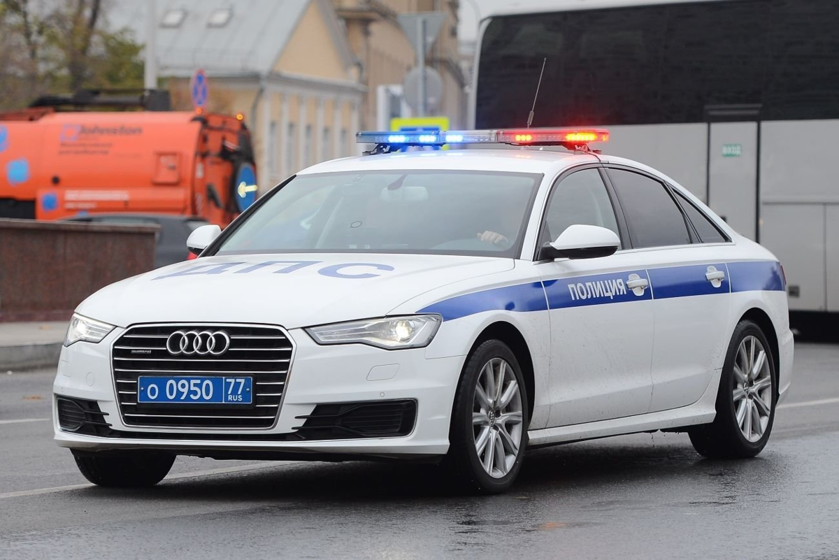 Машины гаи в москве. Audi a6 ДПС. Audi a6 полиция. Ауди а5 полиция.