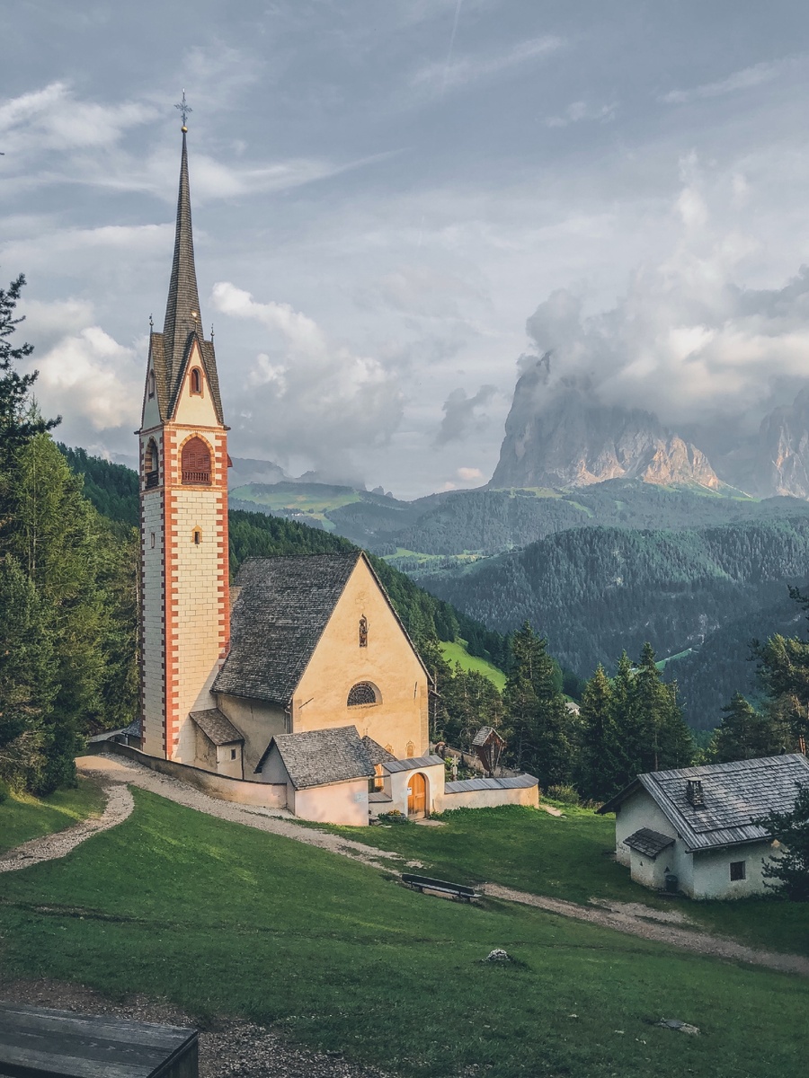 Всего пару часов на поезде от Вероны и мы оказываемся в прекрасных Альпах!
