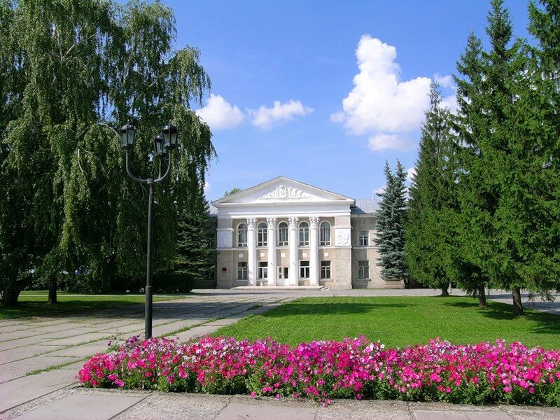 Центральная площадь города сухой лог. Центральная площадь города сухой лог. Аллея воинской славы сухой лог. Население города сухого лога. Сайт сухого лога.