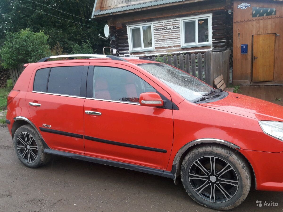 Geely MK Cross из объявления на Авито. Год выпуска - 2012г. и сейчас выглядит хорошо