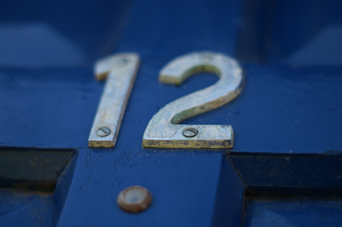 https://pixabay.com/photos/twelve-number-door-blue-195676/