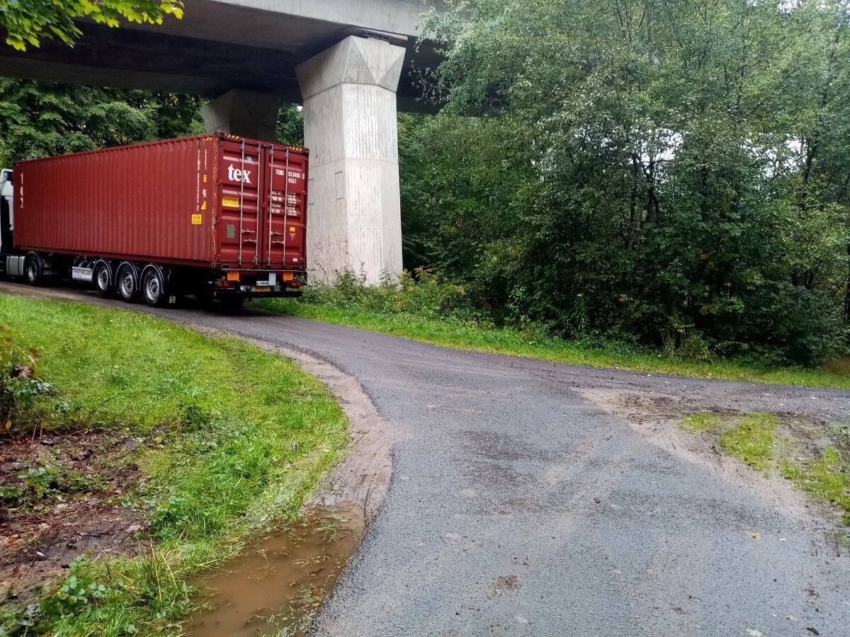 Вот в такие места иногда загоняют логисты