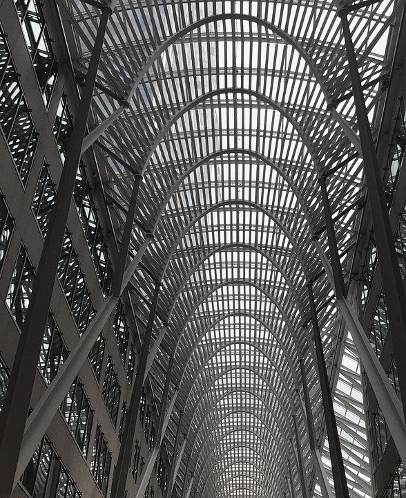 https://cdn.pixabay.com/photo/2019/07/03/08/24/brookfield-place-4313908_960_720.jpg