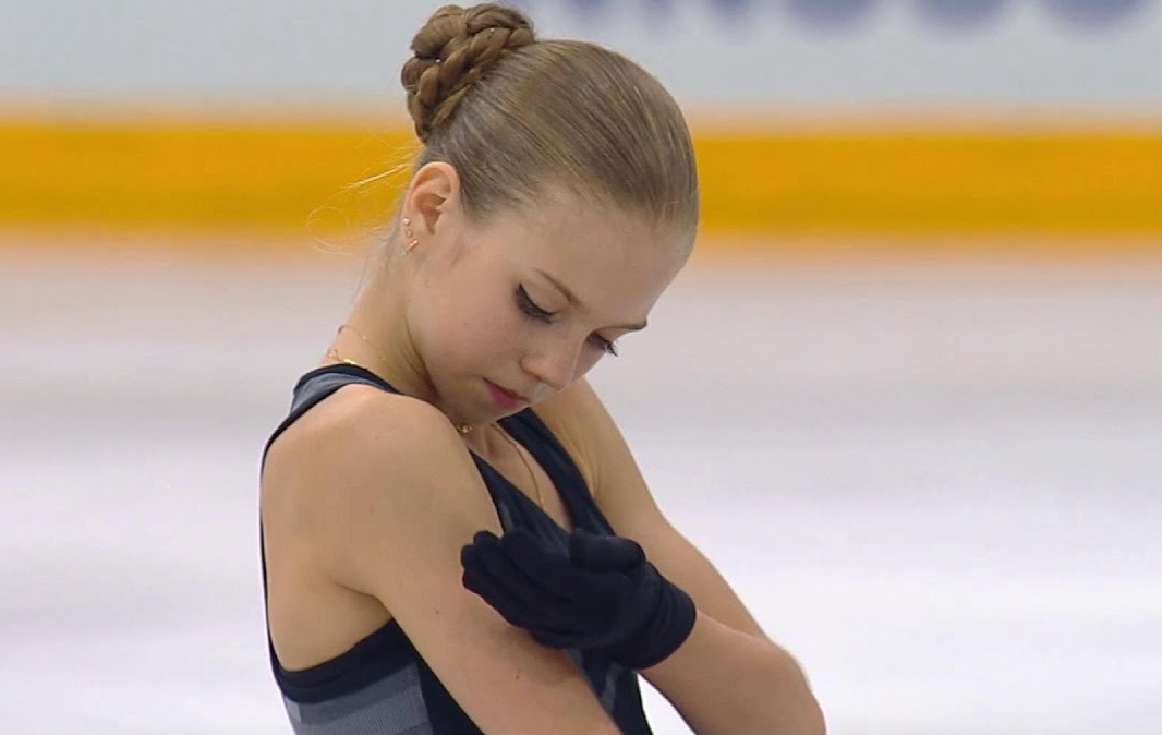 Победительница этапов Гран-при нынешнего сезона Александра Трусова славится любовью к домашним животным...