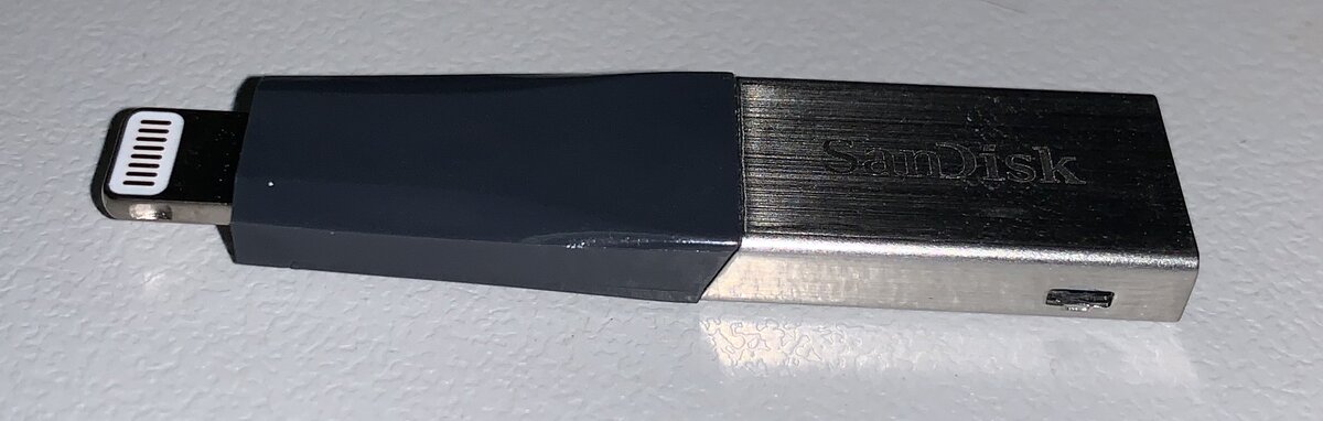 Лучший аксессуар для айфона - SanDisk iXpand Mini