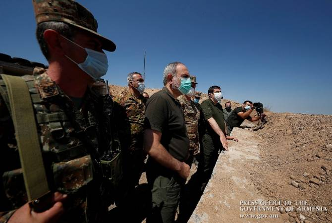 Никол Пашинян вместе с Араиком Арутюняном посетил пограничные посты  