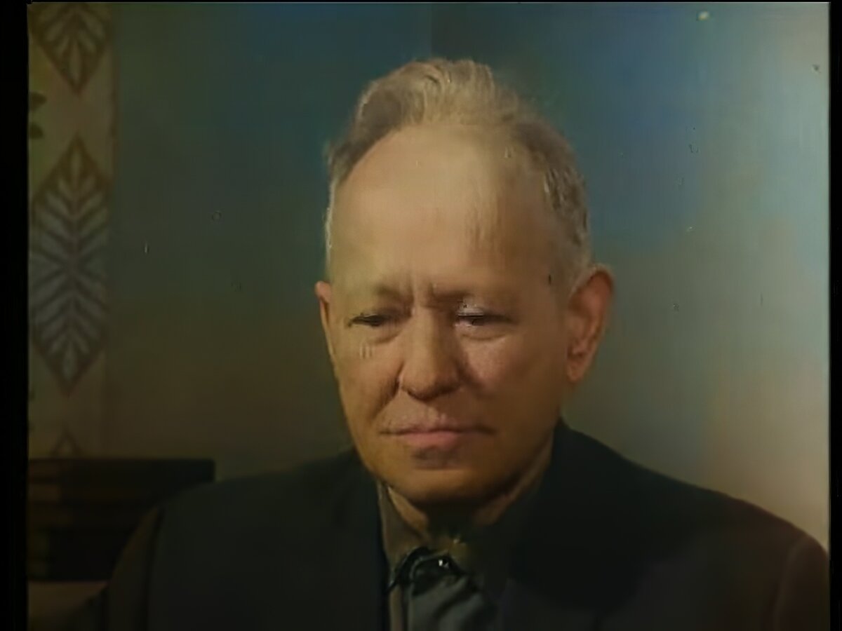 Шолохов Михаил Александрович, собственной персоной. Оцветнённый «Закрытой книгой» кадр из интервью.