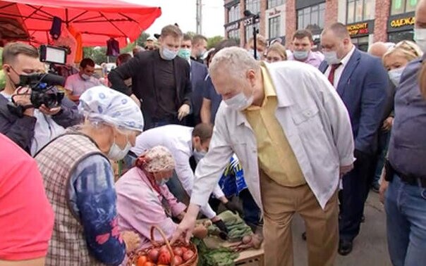 Жириновский на рынке