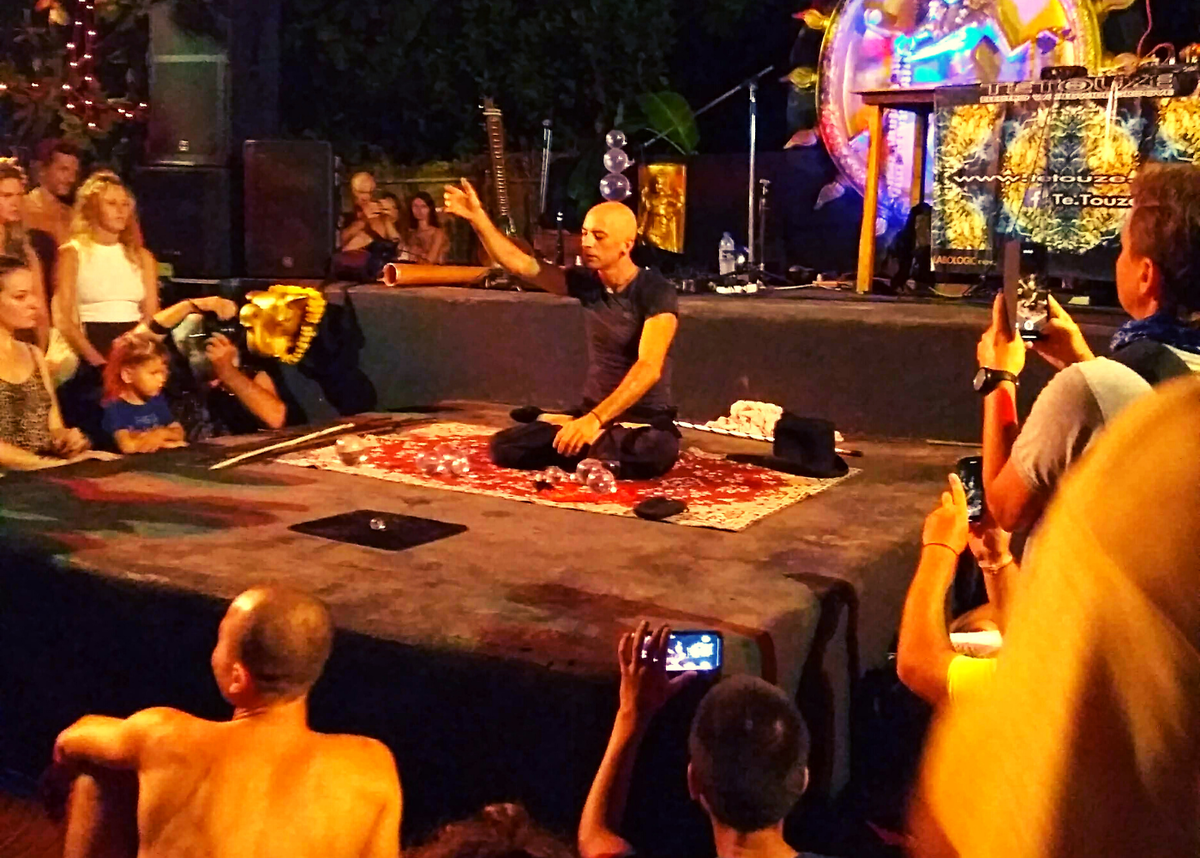 Король левитации в Гоа