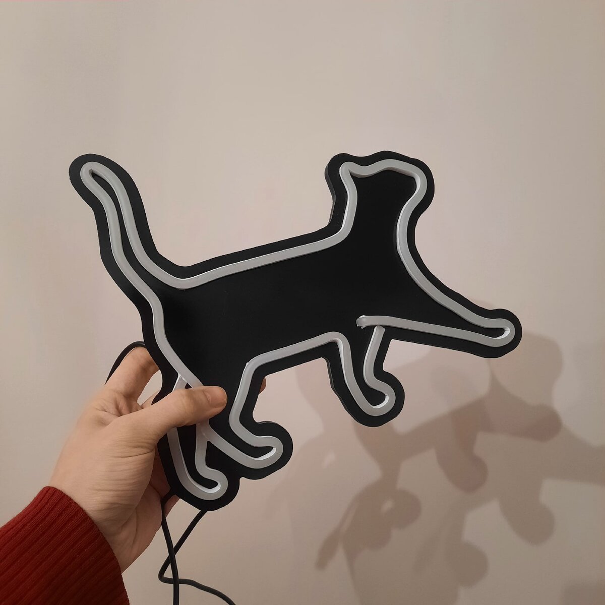 Вывеска в выключенном состоянии.