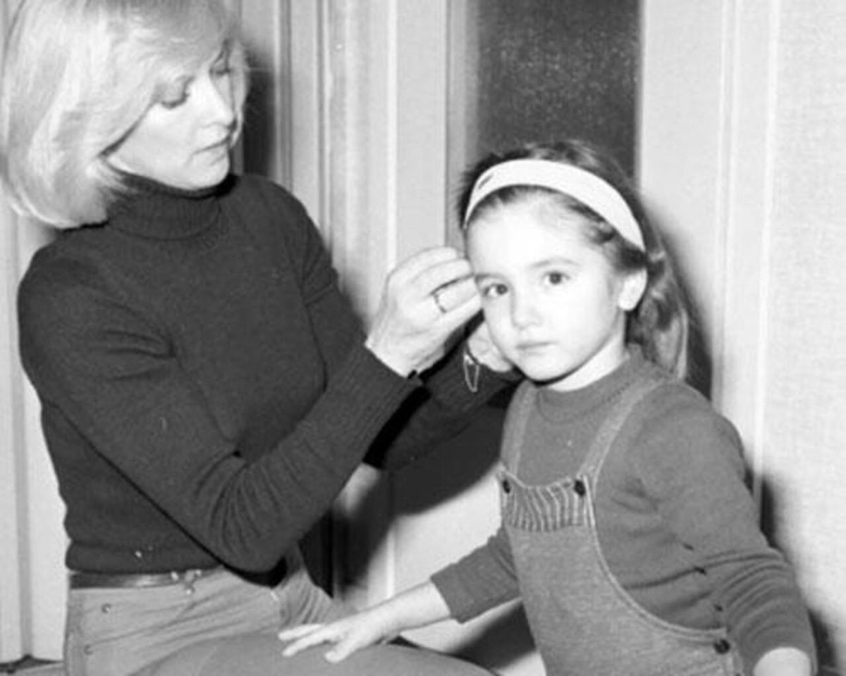 барбара брыльска с дочерью басей. барбара брыльска дети. людвиг космаль. барбара космаль дочь барбары брыльска. бася дочь барбары брыльской.