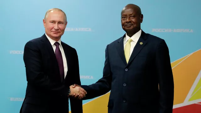 Президент РФ Владимир Путин и президент Республики Уганда Йовери Кагута Мусевени. Архивное фото. © РИА Новости / Михаил Метцель