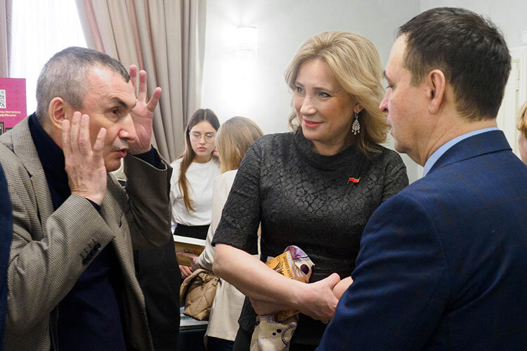    Отметиться от лица республиканских властей пришла депутат Госсовета РТ Людмила Рыбакова