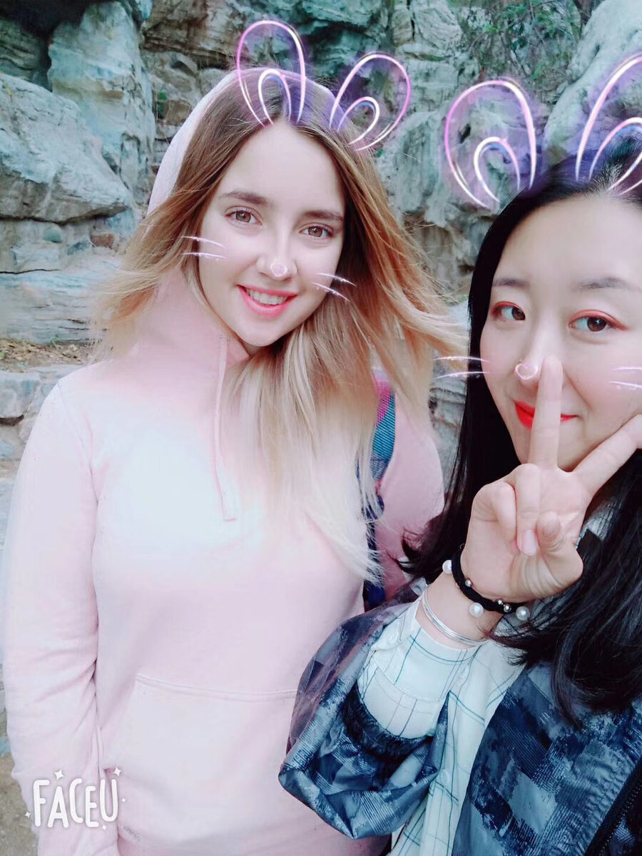 Традиционные азиатские фильтры без которых не обходится ни одно фото, особенно в Китае :)