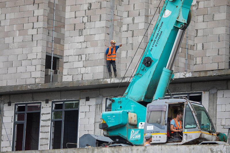 Ход строительства школы в районе Патрокла во Владивостока