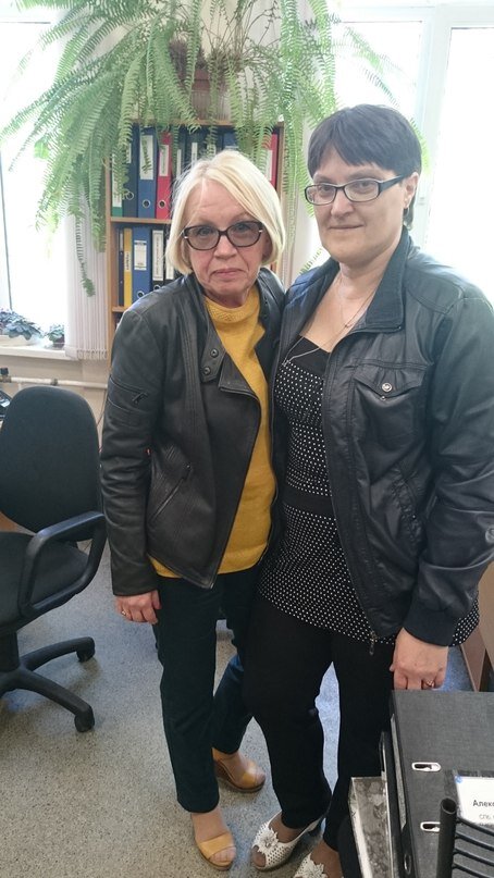 Сизова Наталия Дмитриевна слева. Фото автора
