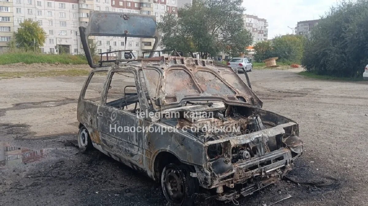 Психанул» Водитель сжег свой автомобиль после того, как он не завёлся |  Весь Искитим | Дзен