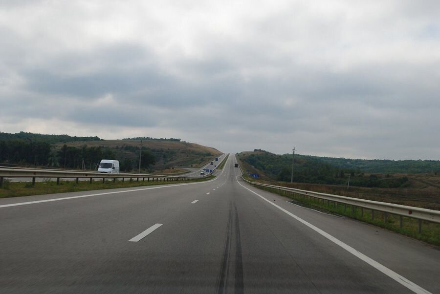 Предполагается, что на ремонт оставшихся почти 94 км трассы потребуется 1,5 млрд грн.
Он также отметил, что приоритетом не случайно сделана именно дорога Одесса-Рени / trassa.ru