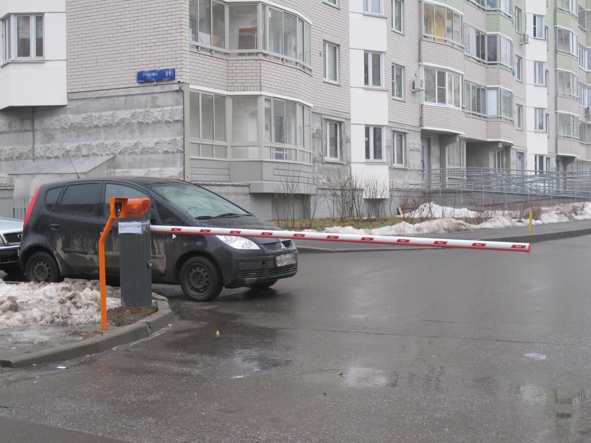 Традиционный автоматический шлагбаум