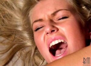 
Поводов поскандалить может быть много. Как и причин. Многим женщинам периодически нужна встряска, чтобы ощутить вкус жизни. Если девушка сразу в ПМСном настроении, то скандал часто бывает неизбежен.
Избегать скандалов подкаблучно оправдываясь, анализируя, мямля и успокаивая BEARMAN не умеет. Остается принимать данную провокацию с радостью и участием. Задача сводится к тому, чтобы быстро разрешить скандальную ситуацию с выгодой для себя.