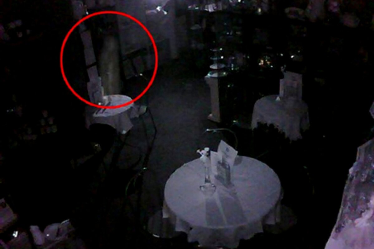 Существуют привидения. Призраки в ряльно жизни. Призраки в реальной жизни. Приведения на фотографиях. Существуют ли приведения.