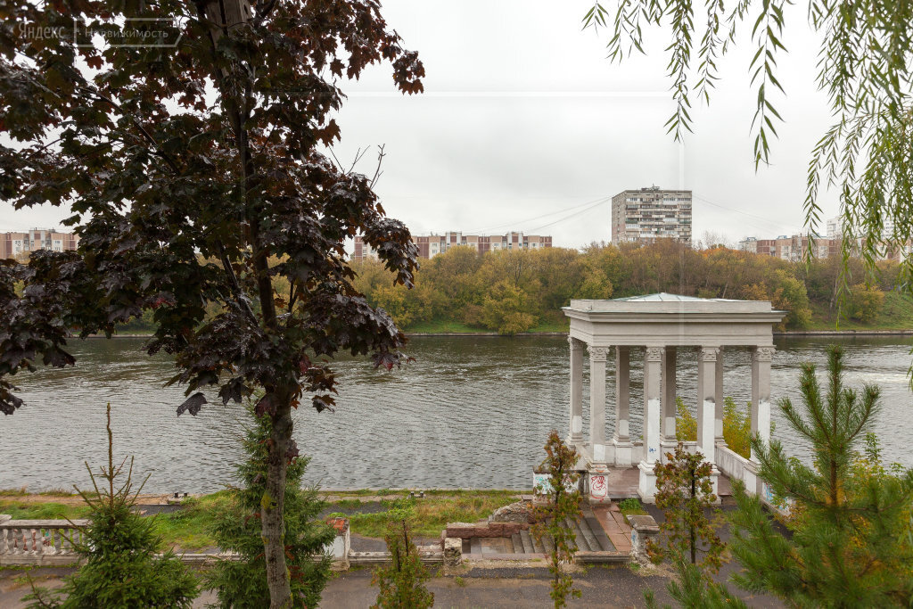 Пристань на реке