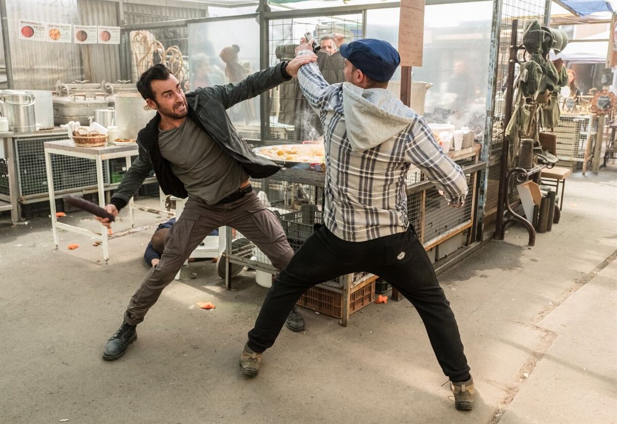 Хоть фильм и снимала женщина, драки у нее поставлены на удивление добротно. 