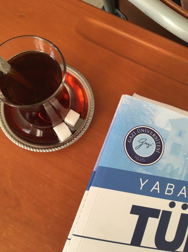 За хорошую учебу преподаватели иногда угощают нас чаем :)