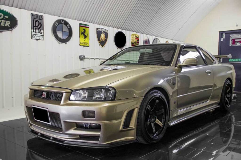 Nissan Skyline r34 полный привод снизу