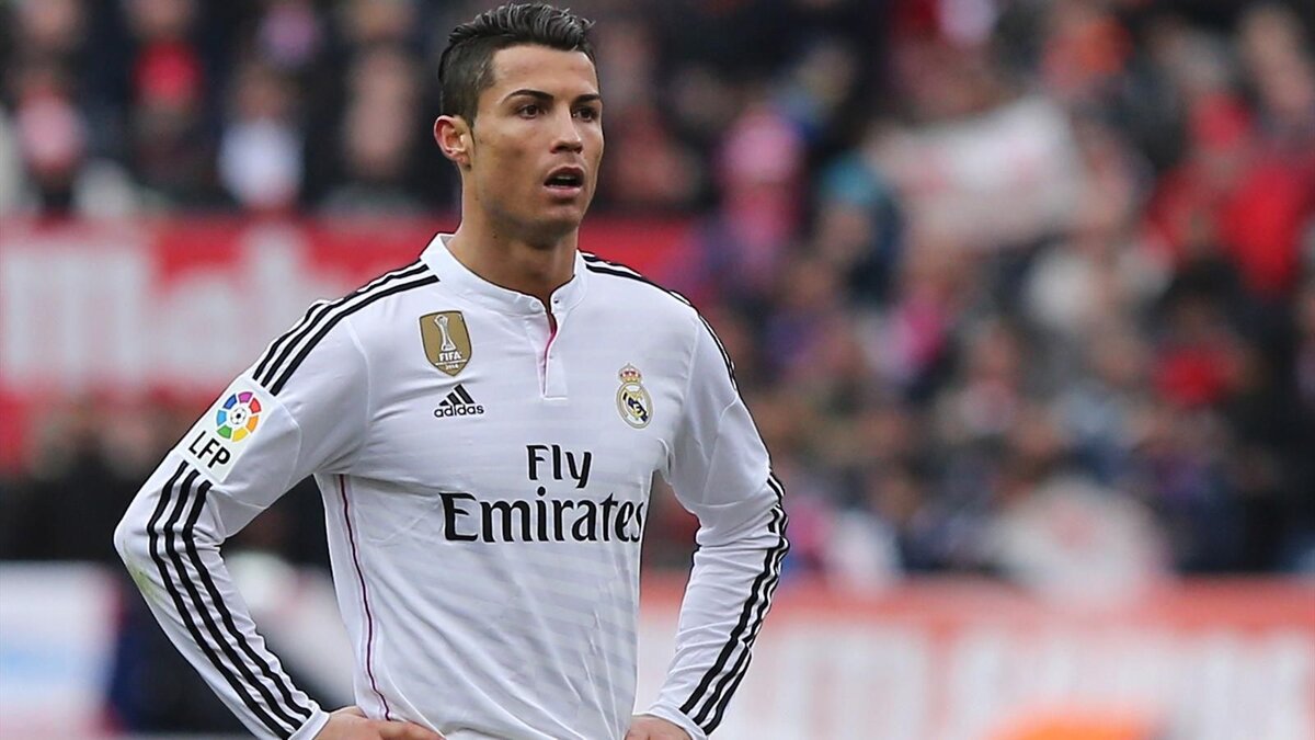 Вдумайтесь в эти цифры в ПРИМЕРЕ  292 игры и 311 голов.В общей сложности он провел во всех турнирах в королевской футболке 438 игр и забил 450  голов,комментарии излишни 