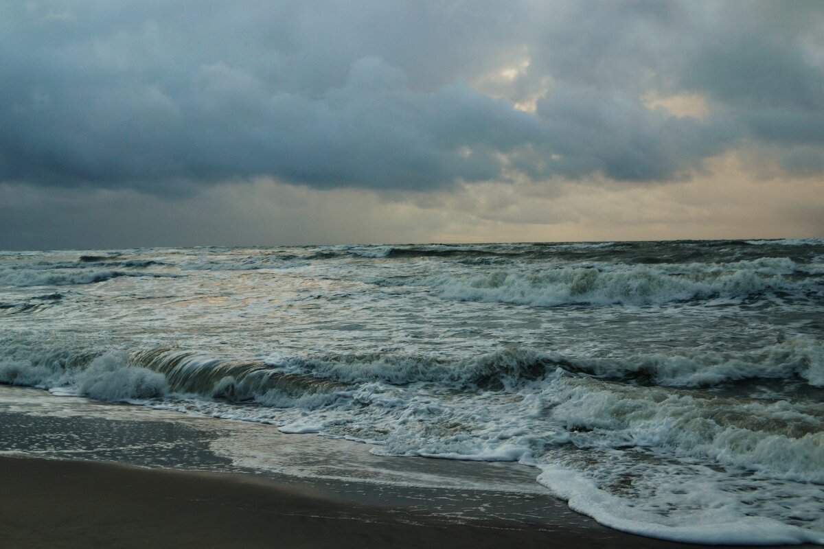 Балтийское море волнуется