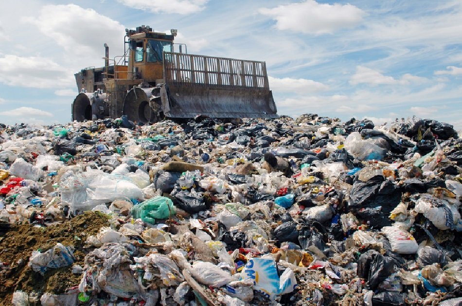 Мусорная свалка в Ленобласти. Фото "Жизнь в Кудрово"
