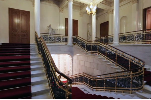 Шуваловский дворец, парадная лестница