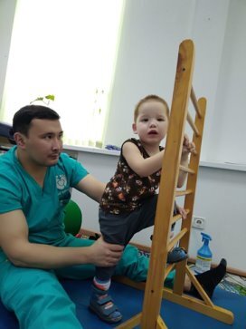 Сегодня мы хотим попросить у вас помощи! Да, это не легко... Но у нас нет другого выхода 🙏 ДЦП - это такая проблема, которая не решится, к сожалению, за один раз, одной операцией, или одним курсом лечения. Нужны постоянные курсы реабилитации, постоянные занятия с ребенком, специальные средства реабилитации, медикаменты, обследования, а это постоянные денежные вложения. А время идет, и с каждым годом реабилитировать ребенка все сложнее... Так страшно упускать время... 
ПОМОГАТЬ Просто! Так просто отказаться от шоколадки  и перевести деньги любой суммы ребенку, так просто нажать "поделиться" и "мне нравится" под постом, так просто помолиться за ребенка или мысленно пожелать ему здоровья, так просто написать в беседке группы слова поддержки! 

Прикрепляю счёт на два курса реабилитации в ДРЦ Шаг вперёд. 

Сумма у сбору 171000т.р
Осталось собрать 170000т.р

Ваша помощь очень важна. 
Помочь Владику можно перечислив денежные средства. Номер карты сбербанка 4276 6400 1357 5347  номер телефона 89521648631. Или распространить этот пост нажав "поделиться". Также готова ответить на все ваши вопросы.