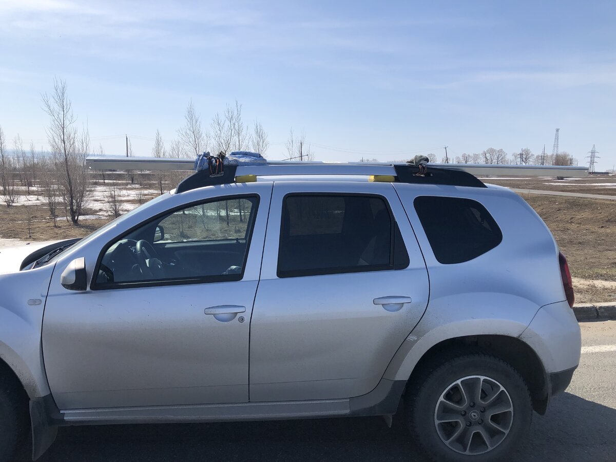 Перевозка 3-х метрового лотка на крыше Рено Дастер. В салон даже не стал пробовать его вместить...