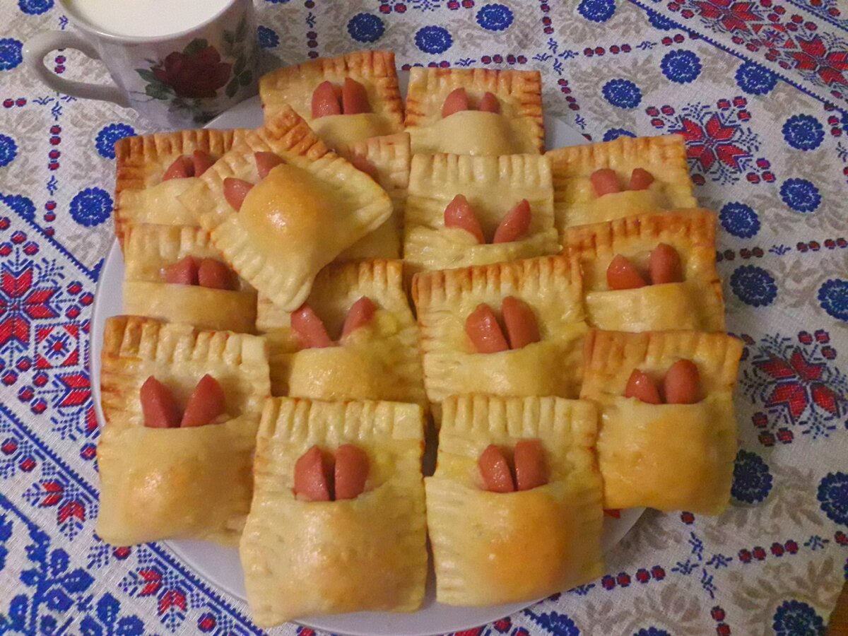 Конвертики из теста сосиска
