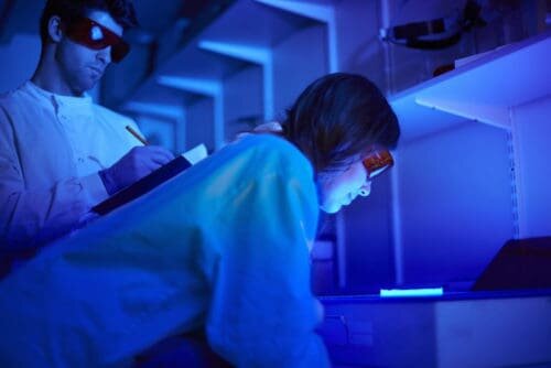 Исследования при помощи ультрафиолетовых лучей