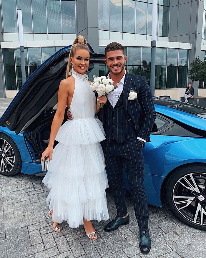 Роман Капаклы сделал предложение руки и сердца Марине Африкантовой 6 месяцев назад