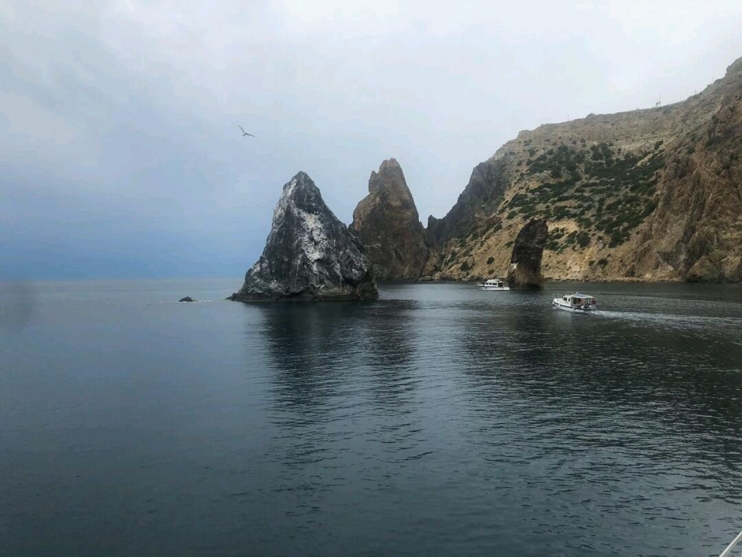 Где-то недалеко от Балаклавы. Фото с телефона автора канала "Свинкины финансы" :)