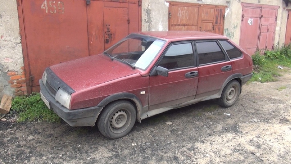  
Фото: умвд вологодской областиМальчик починил старый автомобиль и выставил его на продажу.