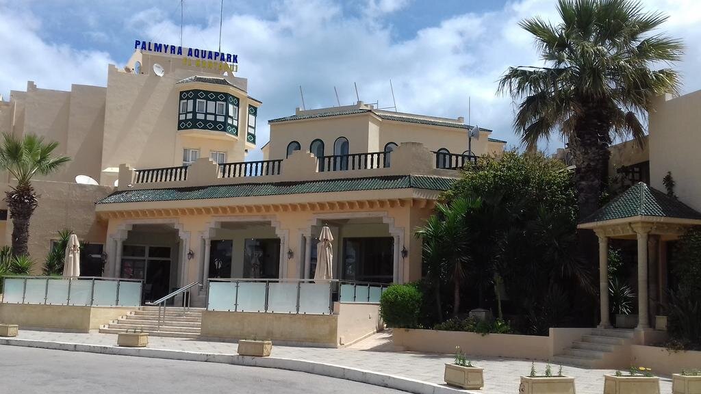 фото отеля https://www.booking.com/hotel/tn/palmyra-aqua-resort-kantaoui-family-all-inclusive.ru.html