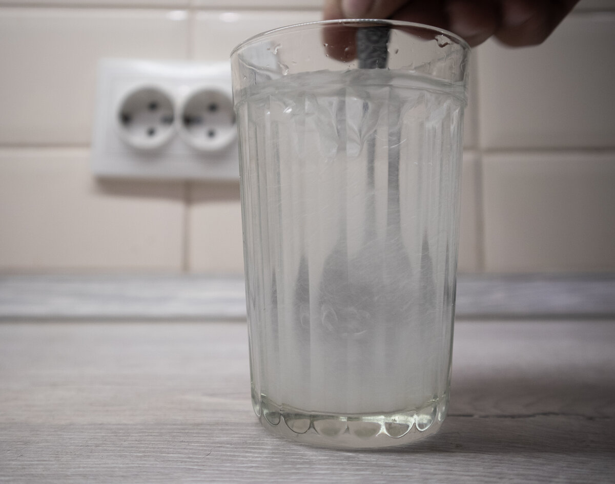 Шипучка из соды и воды. Эксперимент шипучка. Шипучка в стакане. Шипучка растворимая в воде. Шипучка напиток.